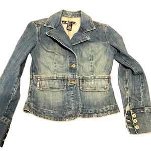 R4R Women’s small Jean jacket with buttons on sleeves. faux pockets